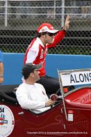 Fernando Alonso en la presentacion de los Pilotos de F1_Drivers Parade Montmelo